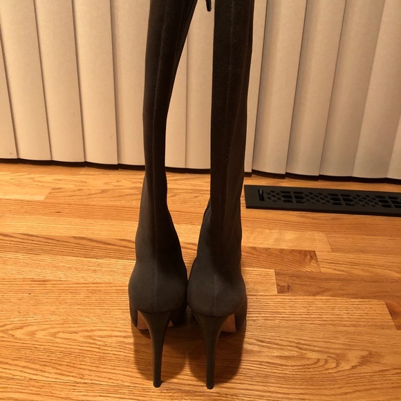 Type Z Grey suede knee high boot - Picture 4 of 4